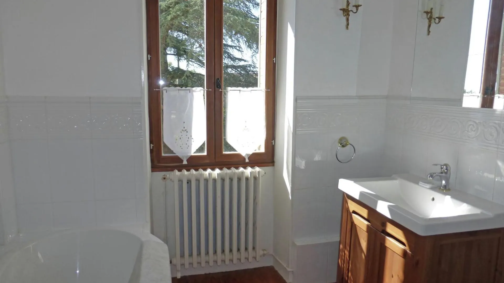 Luxurious Villa In Cazaubon With Swimming Pool Marguestau